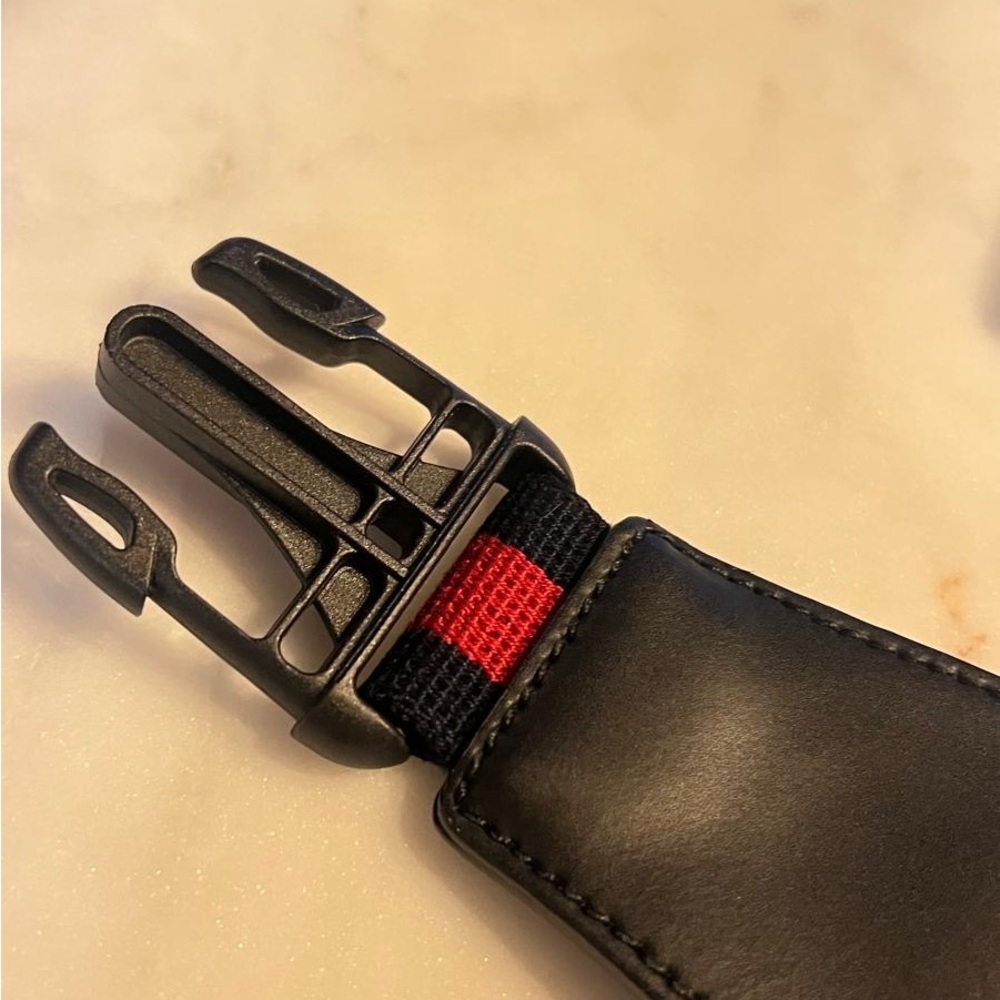 Gucci sling bag